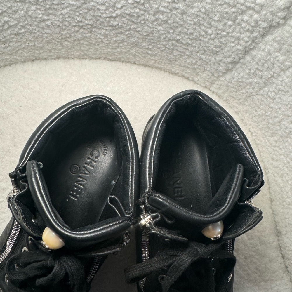 Chanel Black High-Top Sneakers with Zipper Detail 38.5 - Picture 4 of 8
